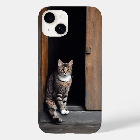 戸口に入ったタビー猫 Case-Mate iPhoneケース (裏面)
