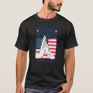手が必要な最も暗い時間に私は見つけた Tシャツ