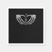 手で作った赤いハートの骨格女性 スタンダードカクテルナプキン (正面)