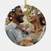 手で我々の初めてのクリスマス結婚のオーナメント セラミックオーナメント (正面)