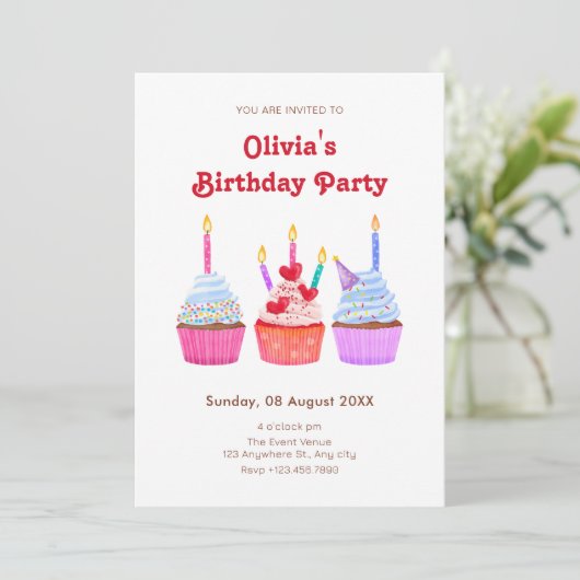 手で描いたカップケーキろうそく灯の誕生日 招待状 (スタンド正面)