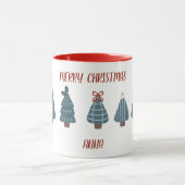 手で描いたクリスマスツリーを持つかわいいクリスマス マグカップ (中央)