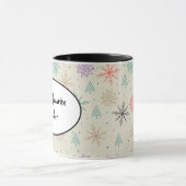 手で描いた雪片クリスマスツリー数々のカラー マグカップ (中央)