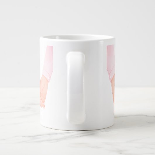 手に手を持つラブアート – 親と子の保持漢 ジャンボコーヒーマグカップ (裏面)