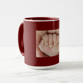 手に持った親子 マグカップ (正面左)