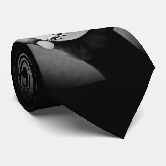 手に持った野球 ネクタイ (ロール)