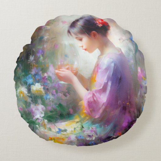 手に花を掲げる少女の鑑賞 ラウンドクッション (正面)