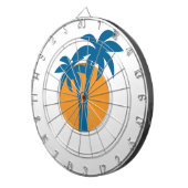 手のひらとオレンジサン ダーツボード (正面右)