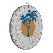 手のひらとオレンジサン ダーツボード (正面左)