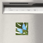 手のひらに青いモルフォの蝶のクローズアップ マグネット (インサイチュ (食洗機))