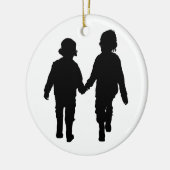 手のオーナメントを握っている男の子 セラミックオーナメント (左)