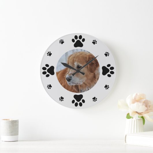 手のカスタム跡のある犬の写真 ラージ壁時計 (ホーム)
