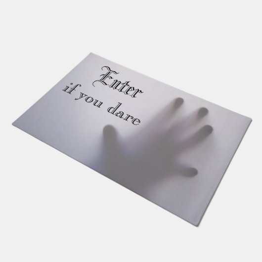 ""手のハロウィンの気色悪い季節を敢えてしたら入って下さい ドアマット (アングル)