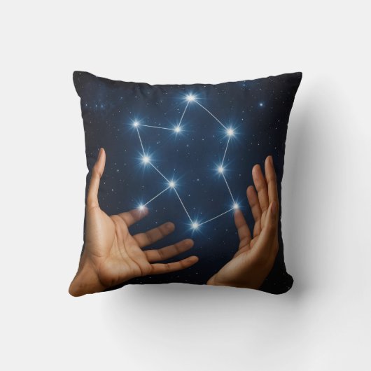 手のペアによる星座の作成 クッション (裏面)