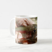 手の中のトラウト コーヒーマグカップ (正面左)