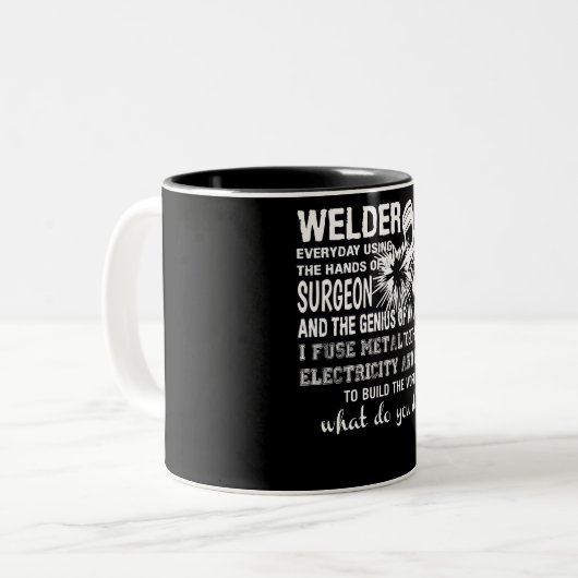 手の外科医の天才芸術家を使用する溶接工 ツートーンマグカップ (正面左)