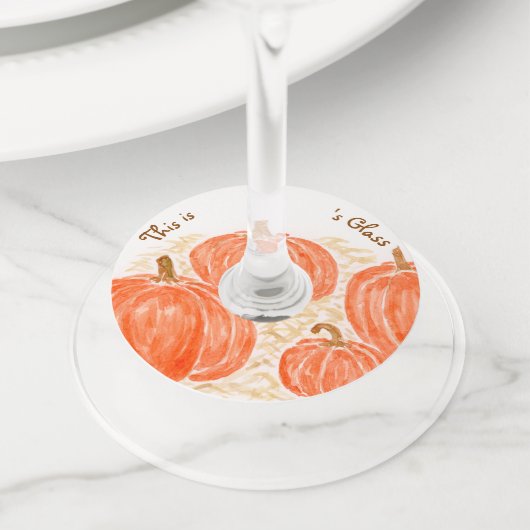 手の絵を描パンプキンス水彩追加の名前 ワイングラスタグ (クローズアップ)