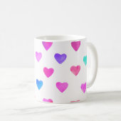 手の絵を描水の色のハートパターンのバレンタイン コーヒーマグカップ (正面右)