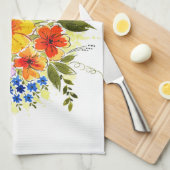 手の色彩の鮮やか花、明るい水の色の花束。 キッチンタオル (四つ折り)