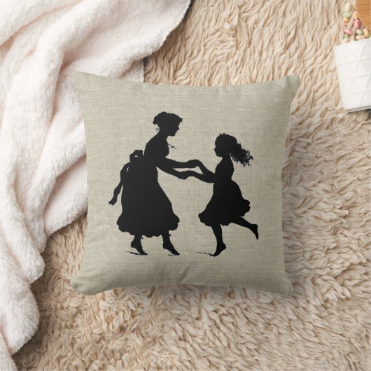 手の踊ることを保持している母及び娘 クッション (ブランケット)