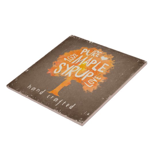 手は純粋なカエデの木のシロップの装飾的なタイルを制作しました タイル (側面)