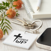 手を上げる キーホルダー (正面右)