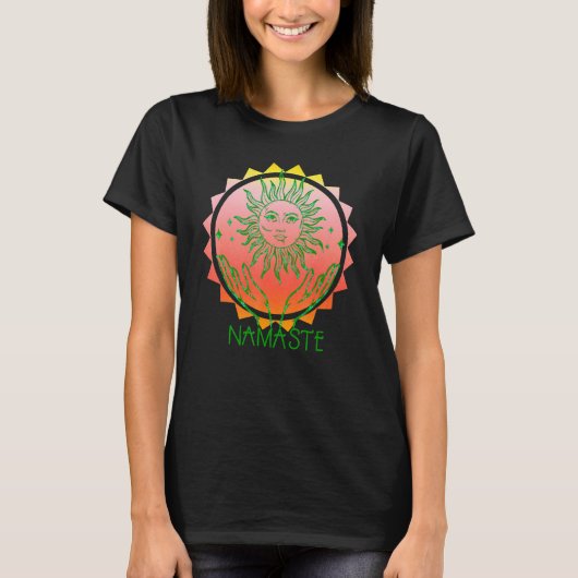 手を合わせてのナマステ・セレスタル・サンズ Tシャツ (正面)