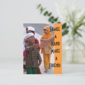 手を振る友達を作る ポストカード (スタンド正面)