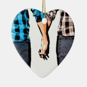 手を握っている国のカップルの男の子および女の子 セラミックオーナメント (右)