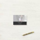 手を握るロマンチックでエレガントな結婚式のカップル ポストイット (デスク上)