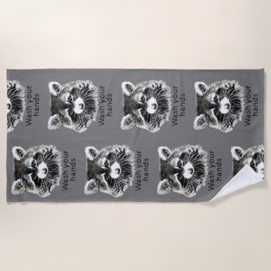 手を洗うおもしろいラクーンアニマル引用文アート ビーチタオル (正面)