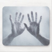 手を濡れた蒸しガラスに マウスパッド (正面)