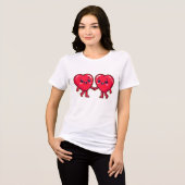 手を繋ぐかわいいハートのキャラクター トライブレンドTシャツ (正面全面)