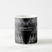 手を離せ!私の特別なビール。スケルトン コーヒーマグカップ (中央)