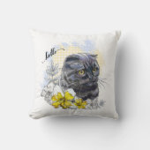 手スケッチおもしろいブラックブリティッシュ猫（花あり） クッション (正面)
