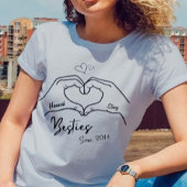 手パーソナライズされた形ハート友情スケッチ Tシャツ
