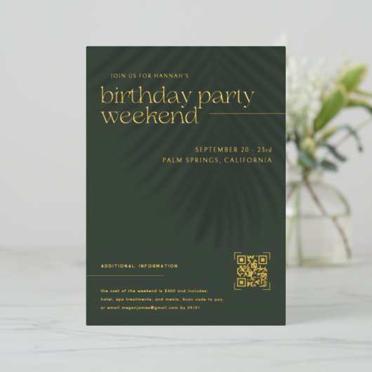 手モダンミニマル掌 |誕生日週末 箔招待状 (立ち正面)