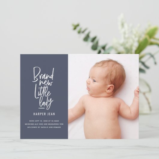 手モダン引き乳児の出産発表 案内状 (スタンド正面)