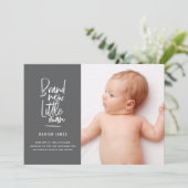 手モダン引き男の赤ちゃん誕生の発表 案内状 (スタンド正面)