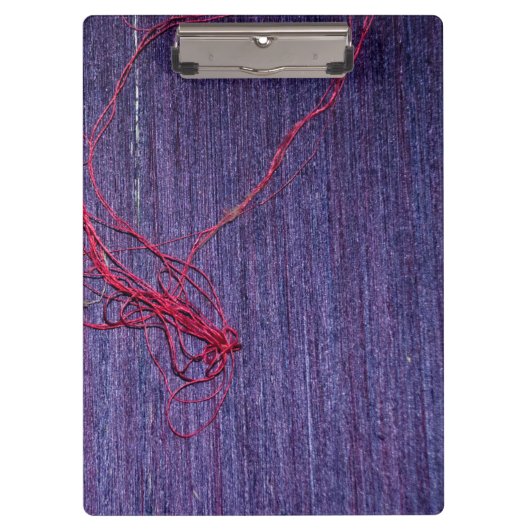 手作りの青いタイ産絹、赤糸 クリップボード (正面)