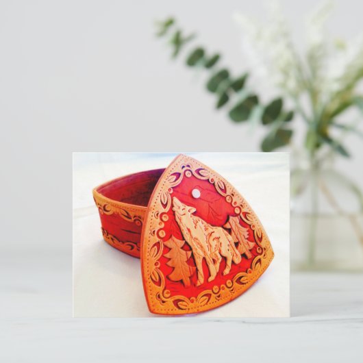 手作り樺の木ウッドジュエリーボックスとハウリングウルフ ポストカード (スタンド正面)