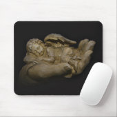 手元に眠るベビーの天使の翼 マウスパッド (マウス)