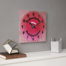 手利木工レッドソーブレード名前をカスタムする スクエア壁時計