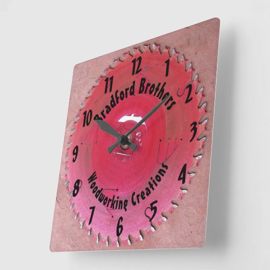 手利木工レッドソーブレード名前をカスタムする スクエア壁時計 (傾斜)