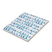 手塗りの青い水彩画の波状パターン タイル (側面)