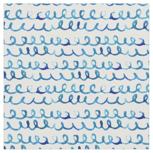 手塗りの青い水彩画の波状パターン ファブリック (クローズアップ)