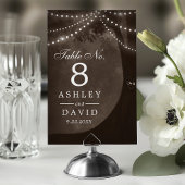 手彫りのイニシャルが入った木のツリーのストリングライト　茶色 テーブルナンバー