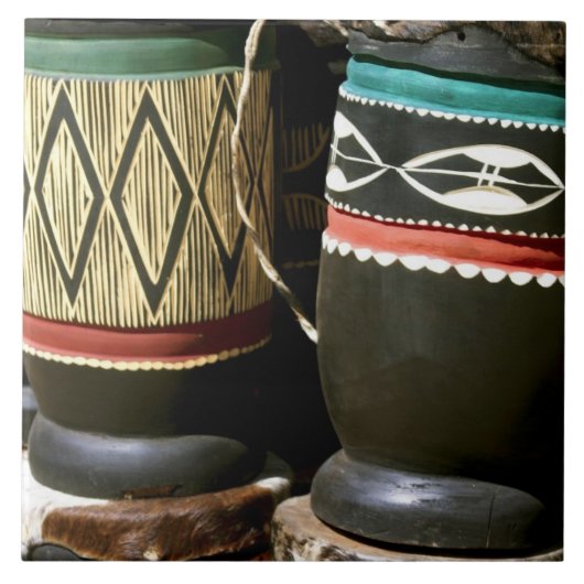 手彫りのドラム、リビングストン、ザンビア タイル (正面)