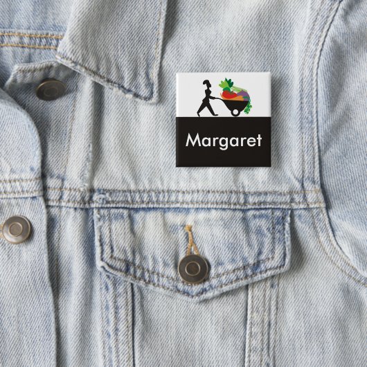 手押し車の女性のシェフの巨大な野菜はtaを…示します 缶バッジ (インサイチュ)