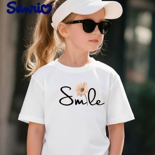 手描きのスマイルフラワーグラフィックが可愛いTシャツ Tシャツ